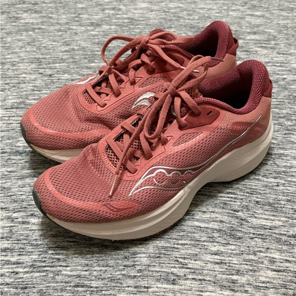 Saucony Axon 3 Women’s Running Shoe Size 8.5
